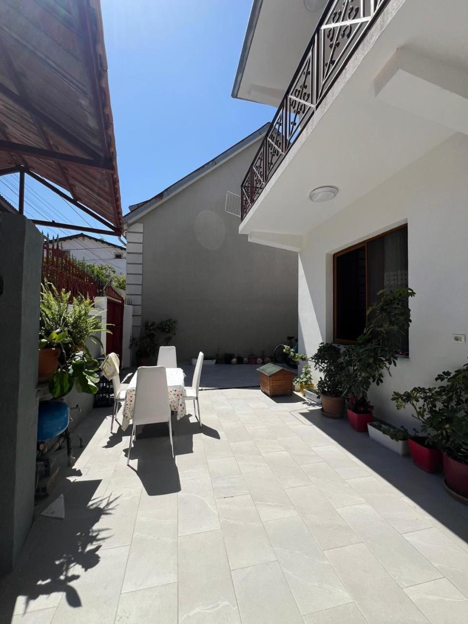 David Guesthouse Shkodra Exterior foto
